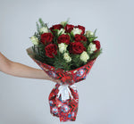 Load image into Gallery viewer, Heart Eyes Hand Bouquet