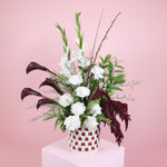 Load image into Gallery viewer, Intertwined Flower Vase