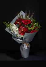 Load image into Gallery viewer, Valentine's Hand Bouquet 2