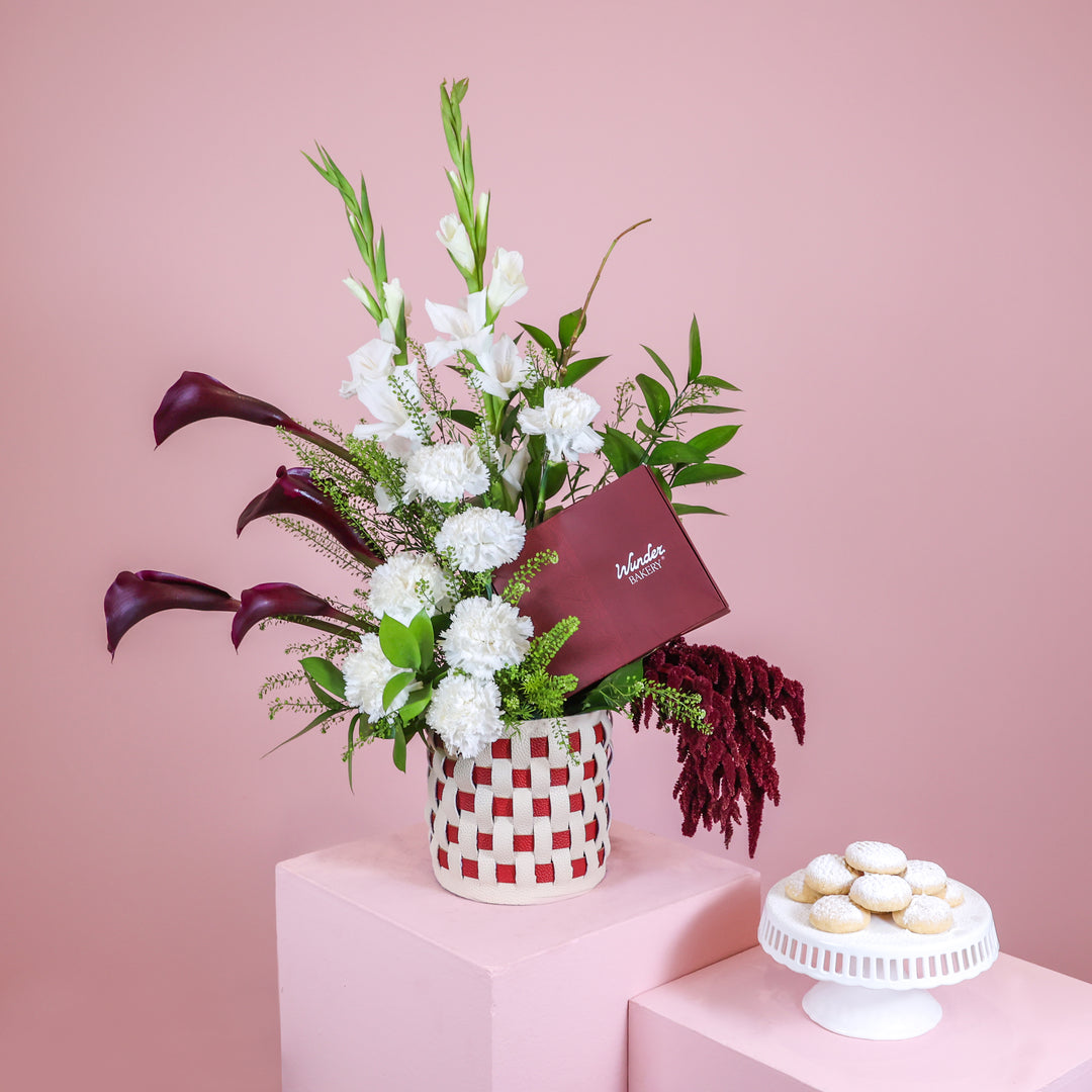 Intertwined Flower Vase