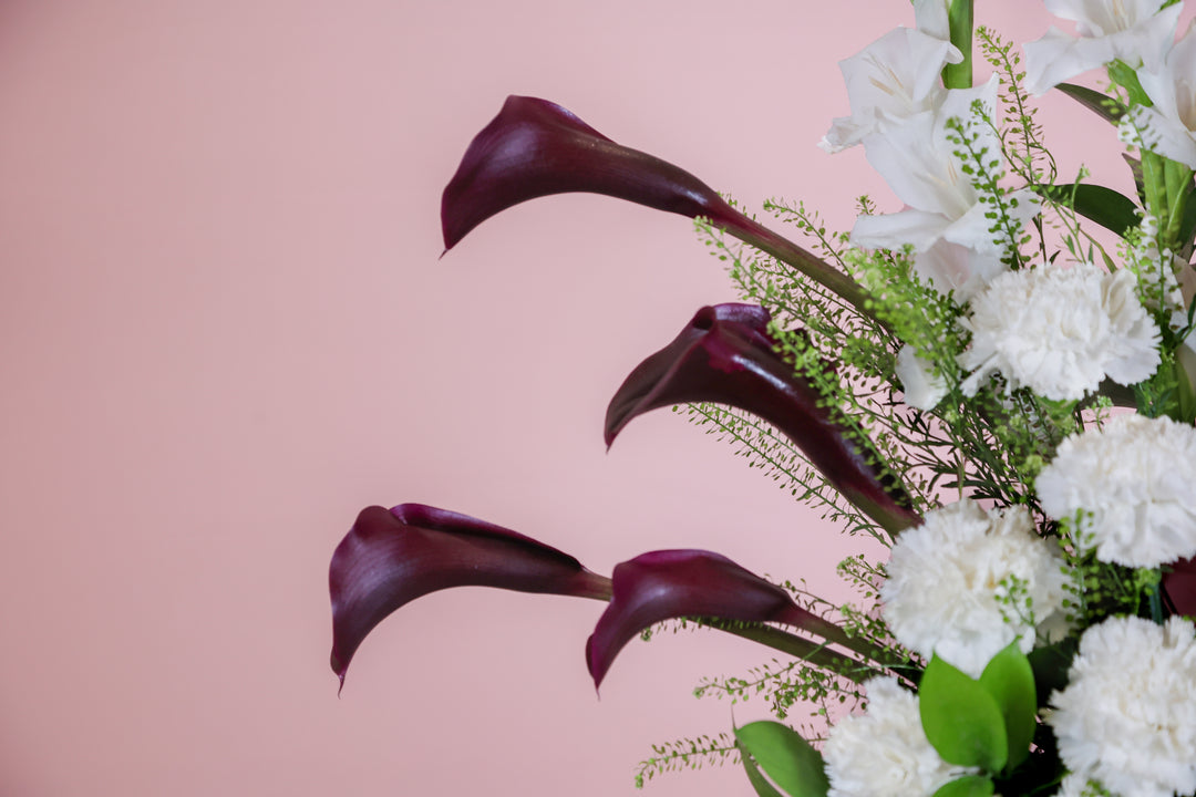 Intertwined Flower Vase