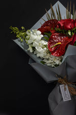 Load image into Gallery viewer, Valentine's Hand Bouquet 2