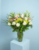 Load image into Gallery viewer, Timeless Beauty Flower Vase